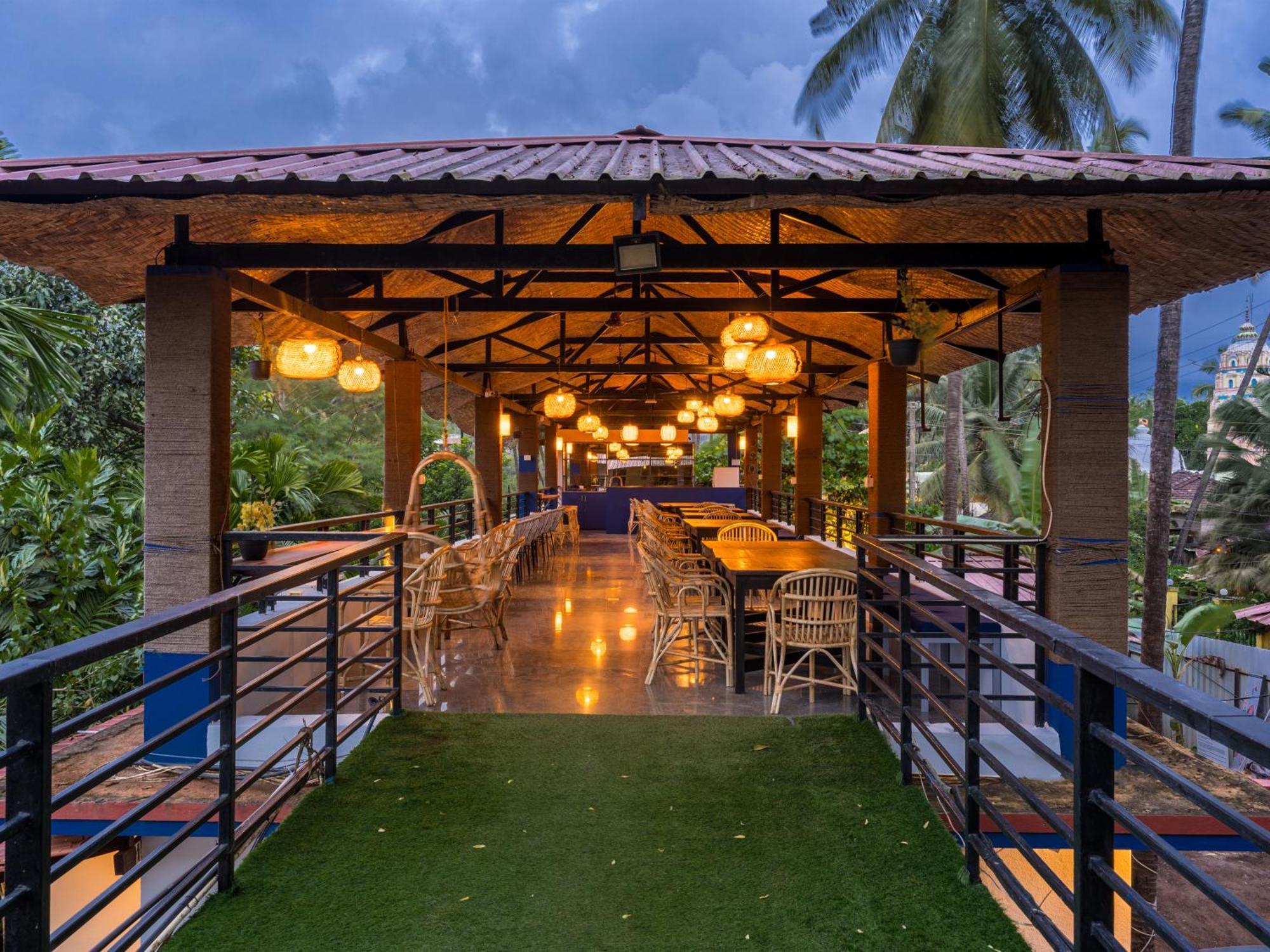 Madpackers Goa Anjuna - Bar Extérieur photo