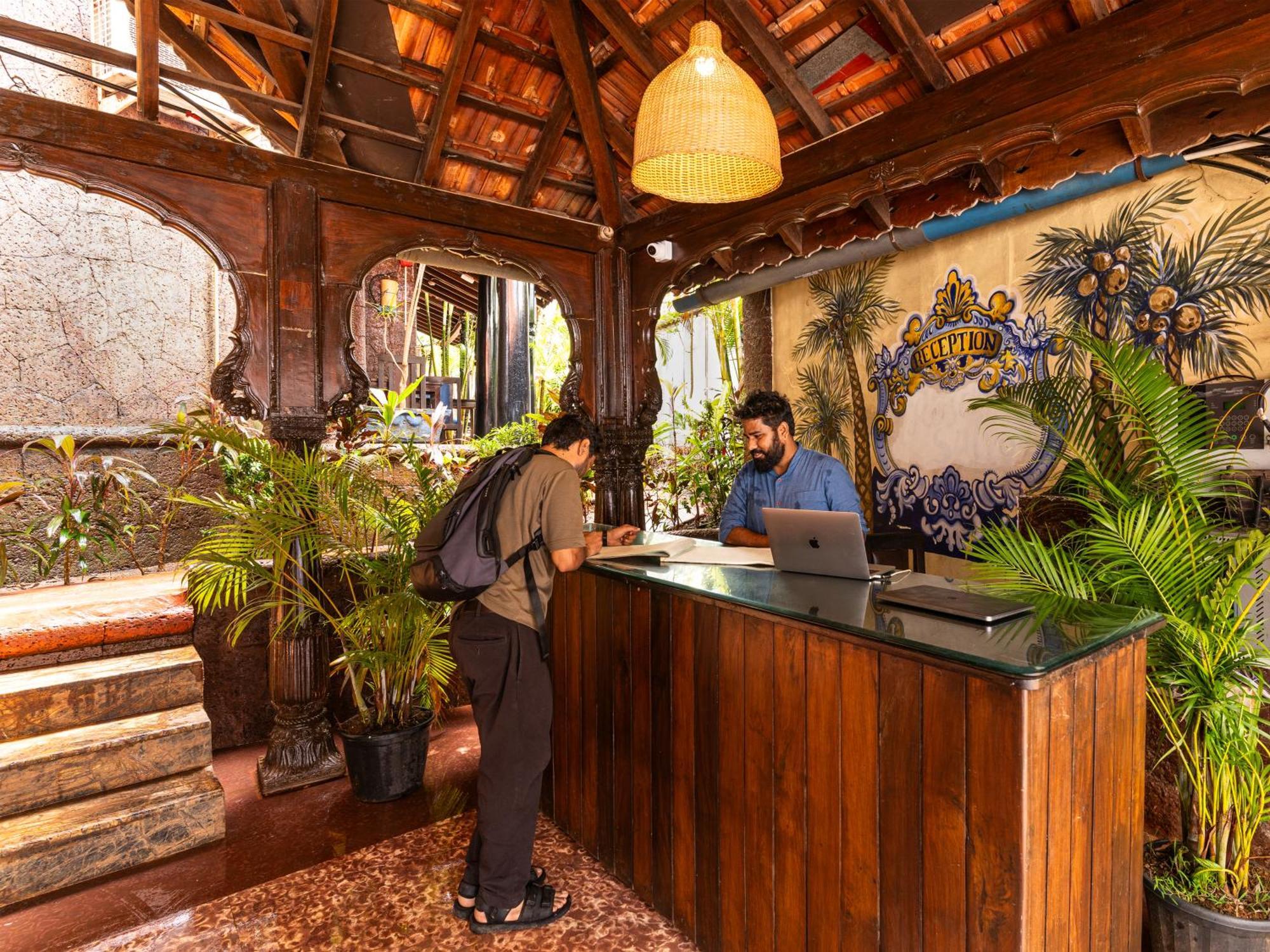 Madpackers Goa Anjuna - Bar Extérieur photo