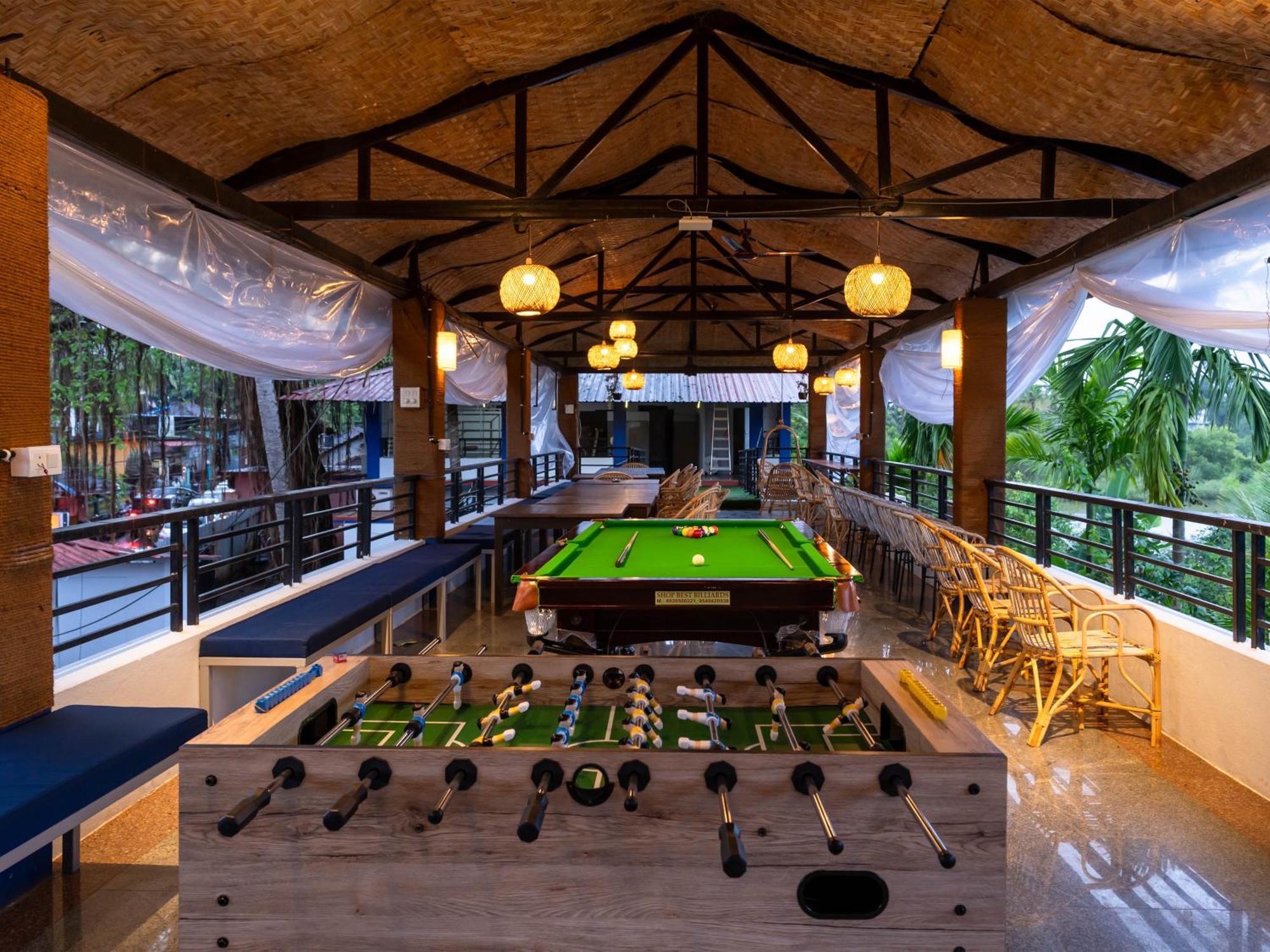 Madpackers Goa Anjuna - Bar Extérieur photo