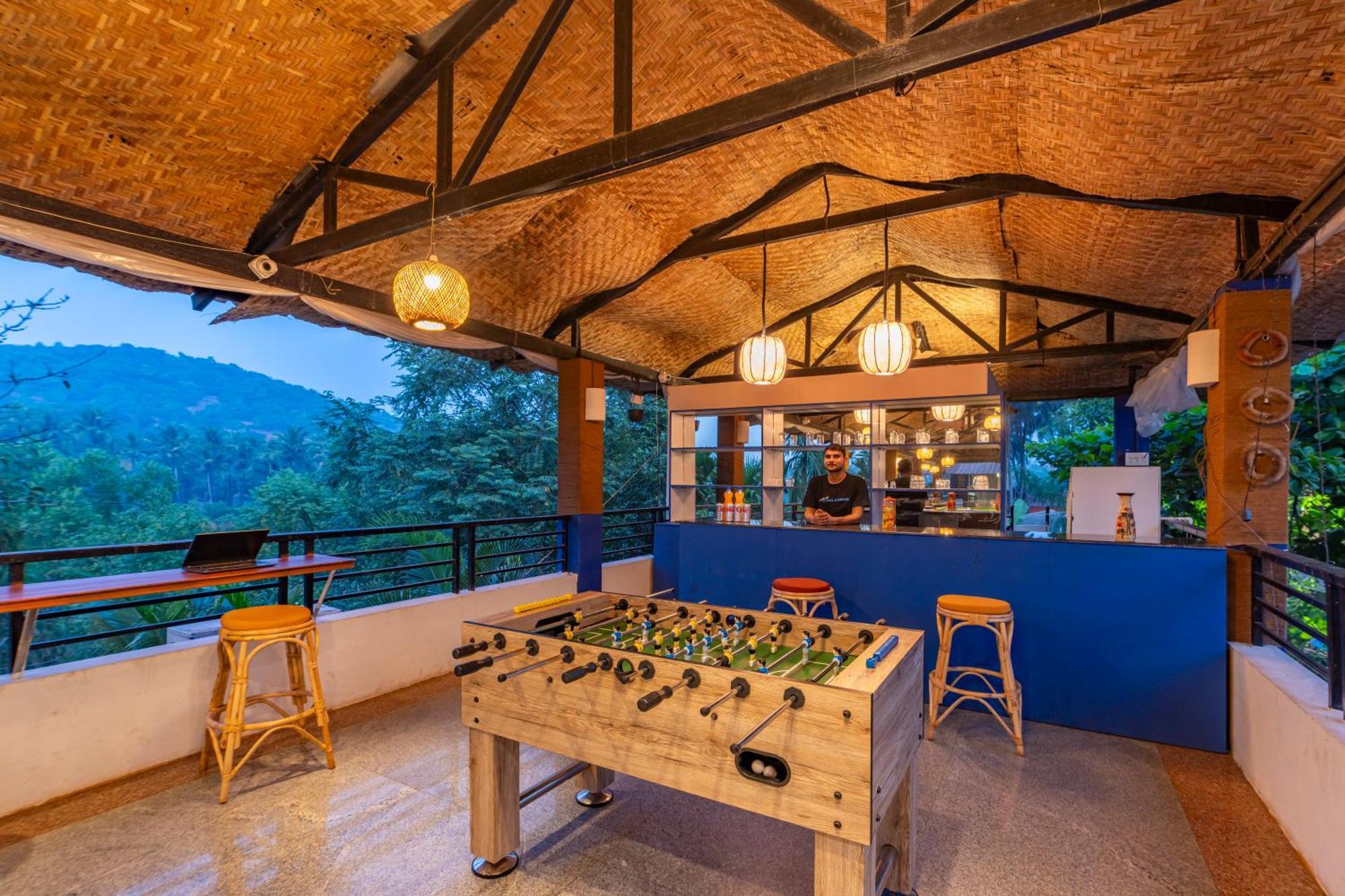 Madpackers Goa Anjuna - Bar Extérieur photo